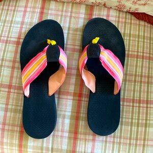 Gently used🐝Eliza B🦋 flip flops